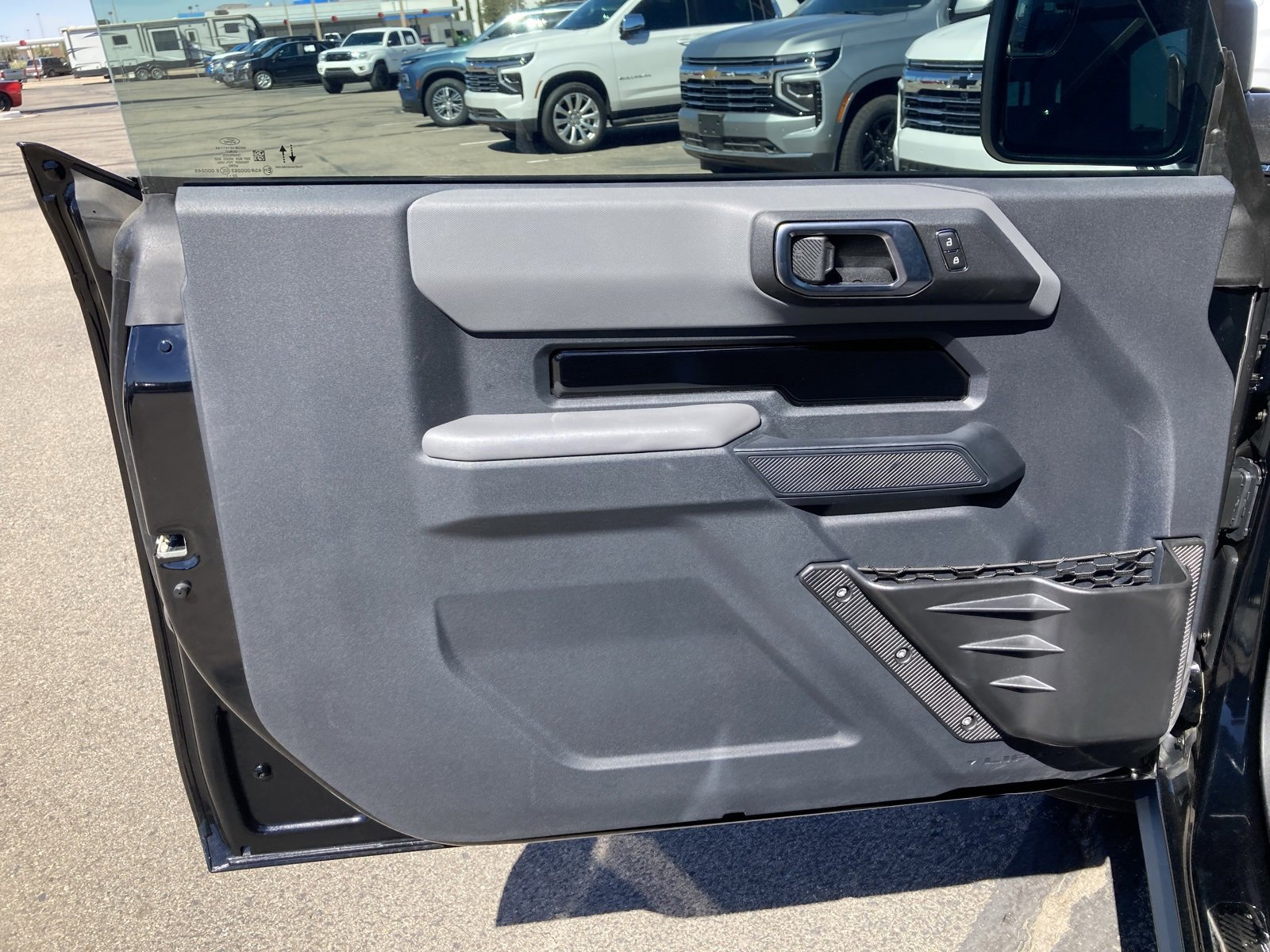 2023 Ford Bronco Base photo 8