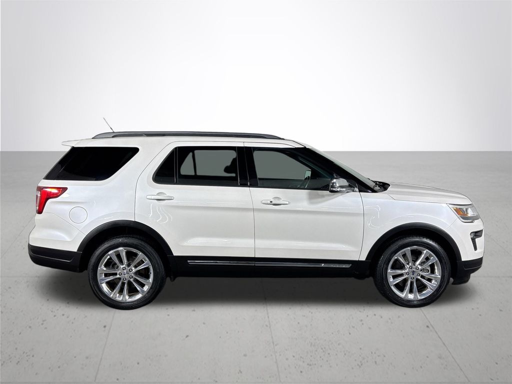 2019 Ford Explorer XLT photo 5