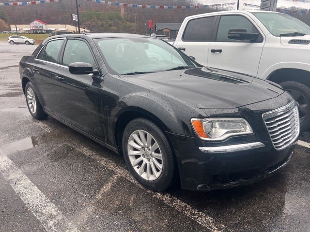 2012 Chrysler 300 Base Limited photo 3