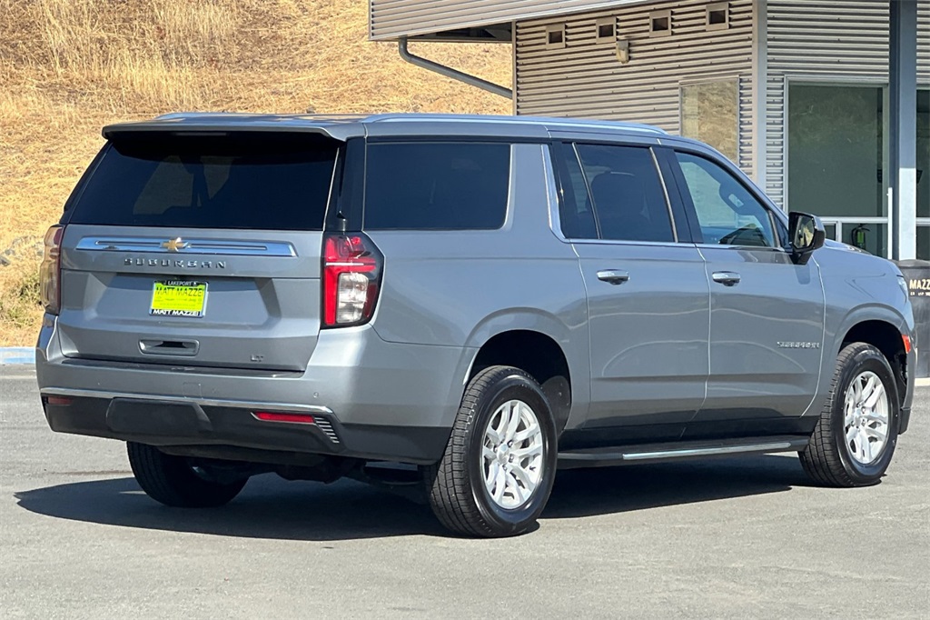 2023 Chevrolet Suburban LT photo 8