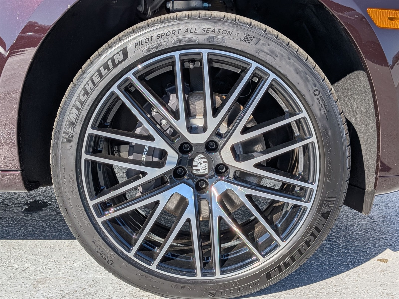 2026 Porsche Macan T photo 27