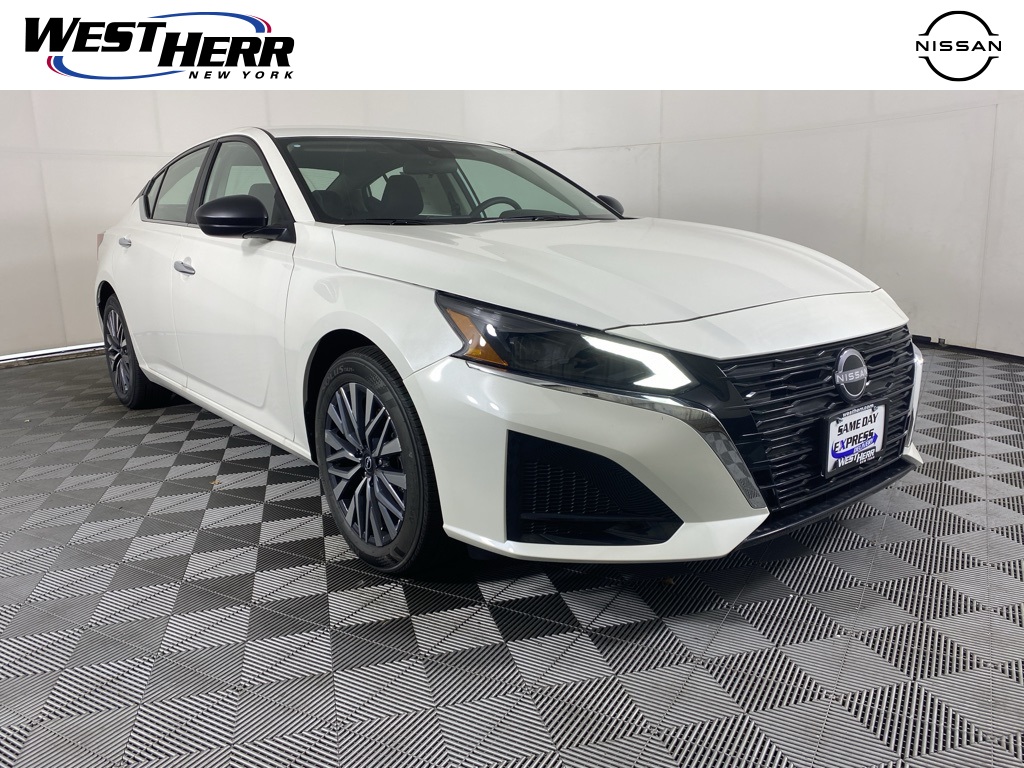 2025 Nissan Altima SV's photo