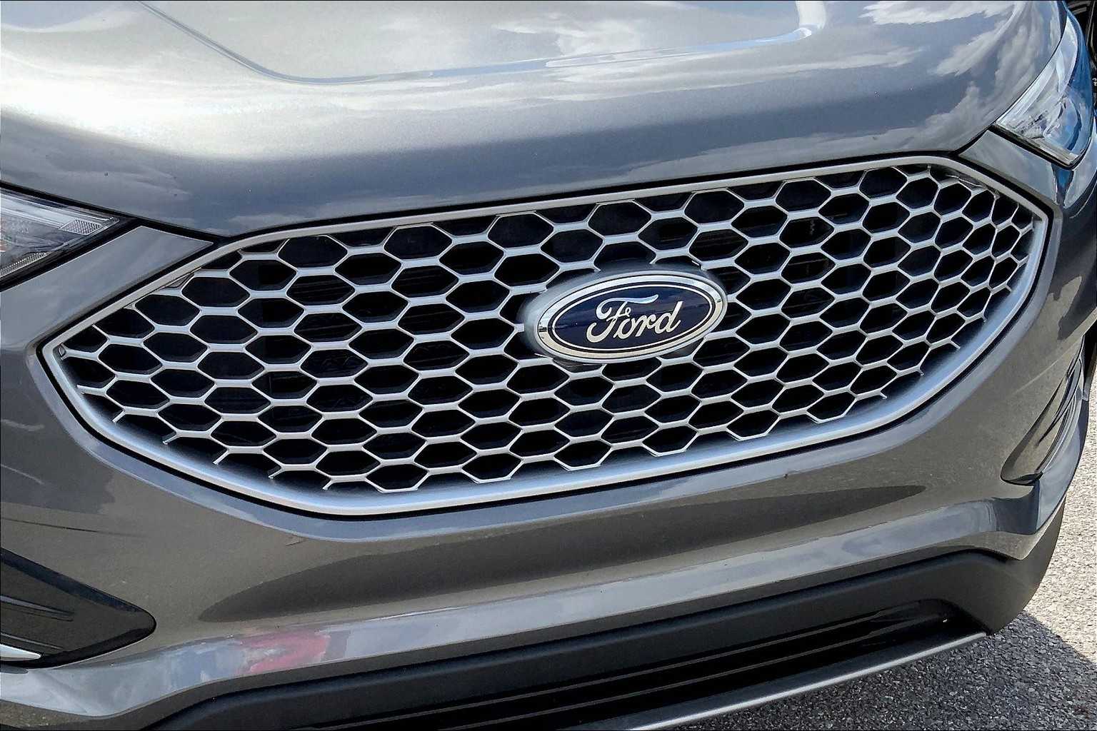 2023 Ford Edge SEL photo 29