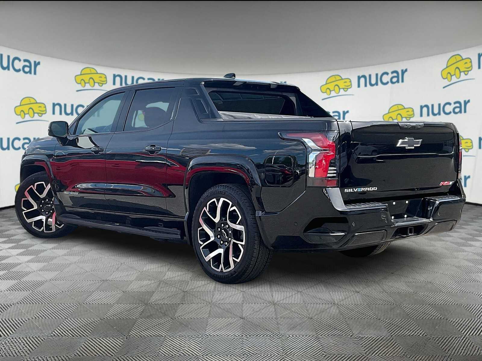 2024 Chevrolet Silverado EV RST photo 4