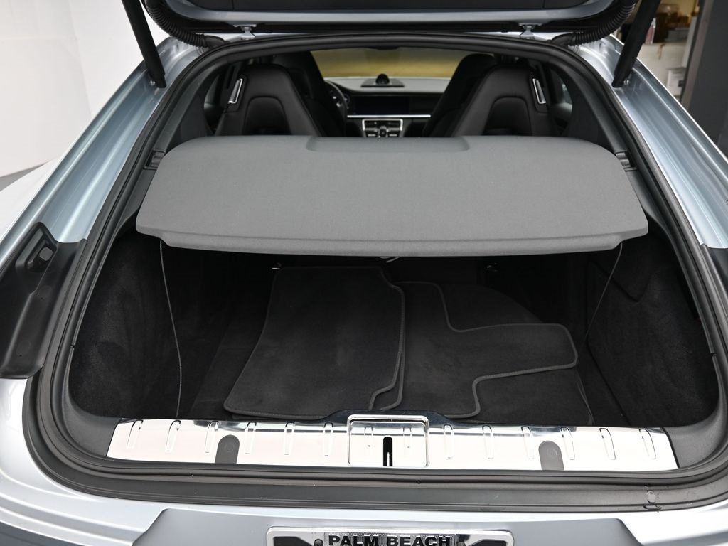 2022 Porsche Panamera E-Hybrid 4 photo 7