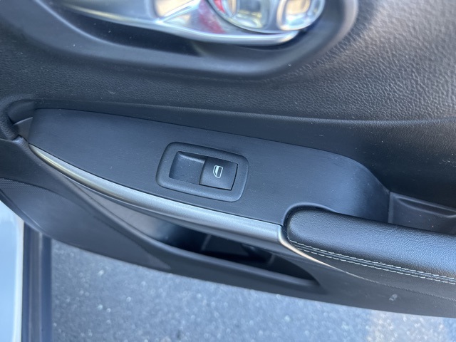 2020 Jeep Cherokee Limited photo 15