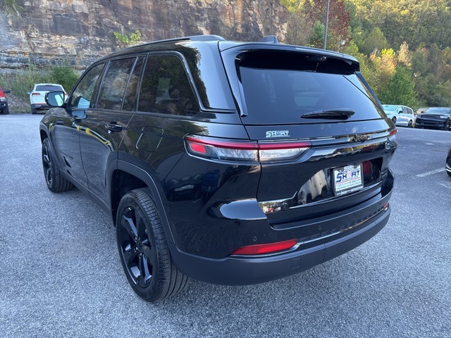 2025 Jeep Grand Cherokee Limited photo 4
