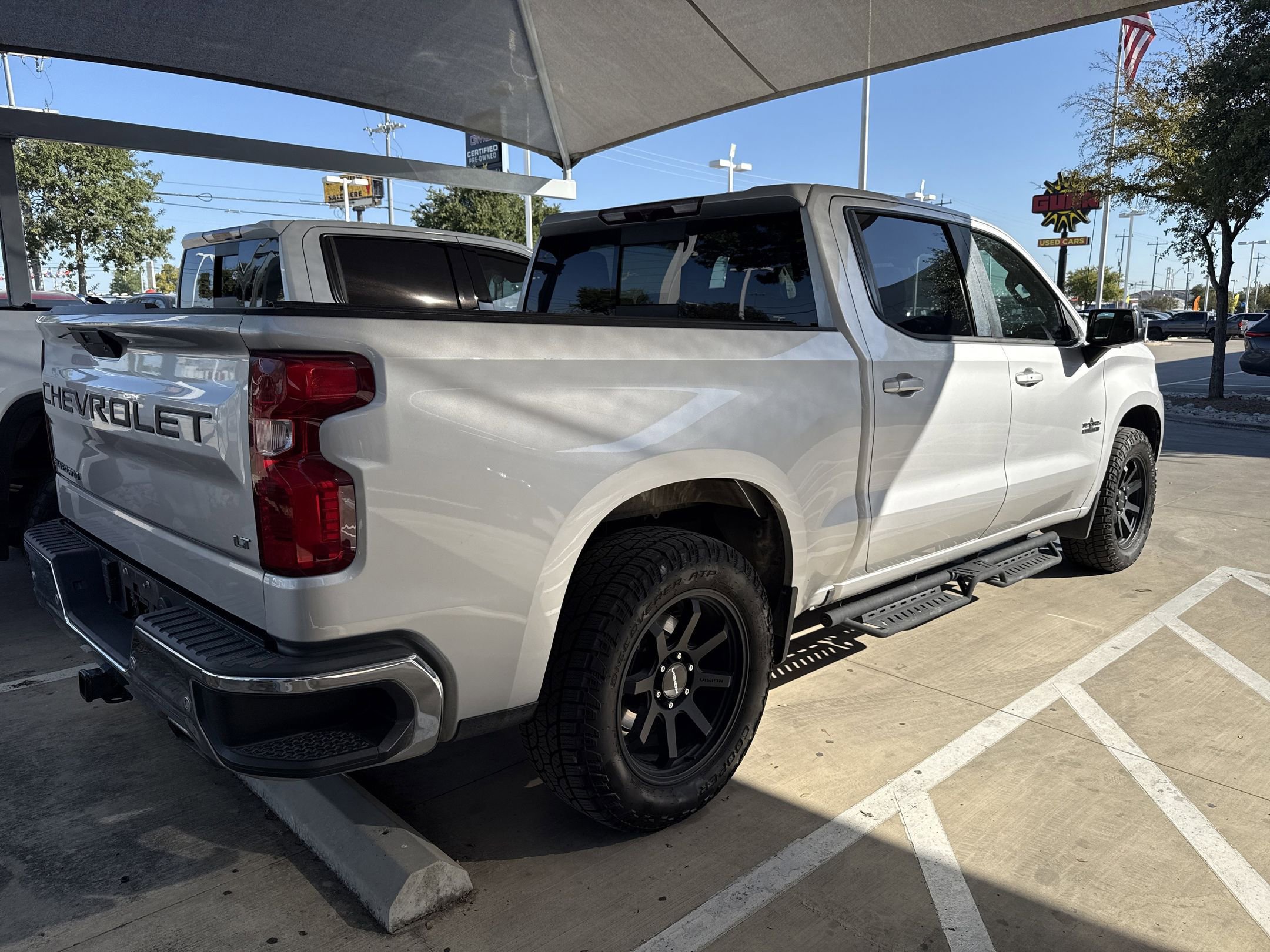 2020 Chevrolet Silverado 1500 LT photo 5