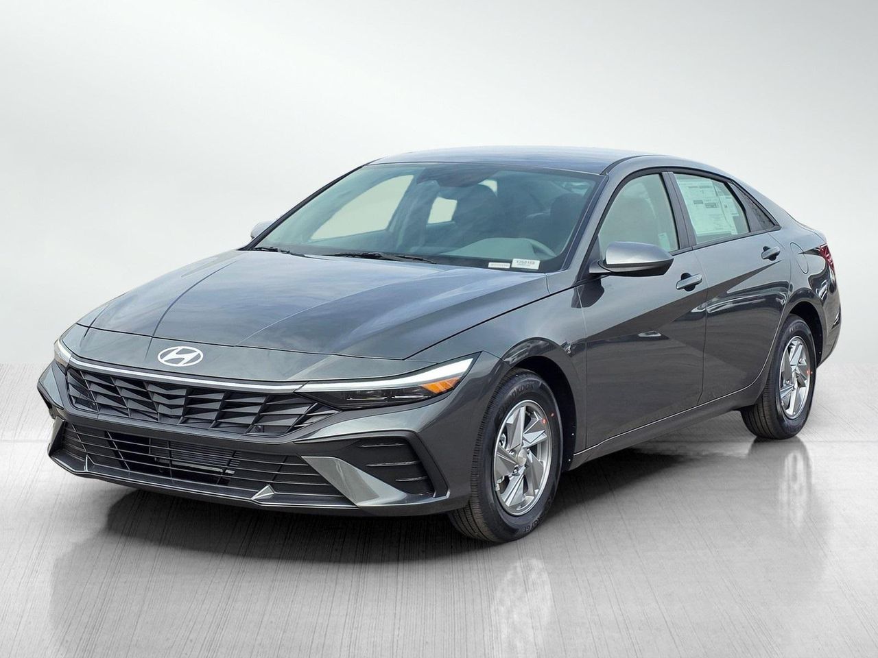 2026 Hyundai Elantra SE photo 3