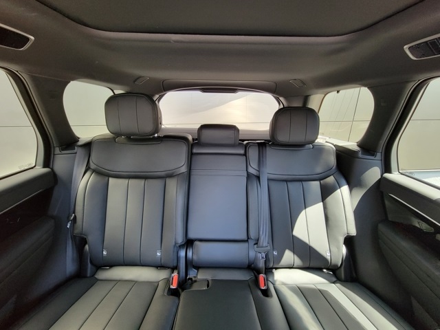 2024 Land Rover Range Rover SE photo 20