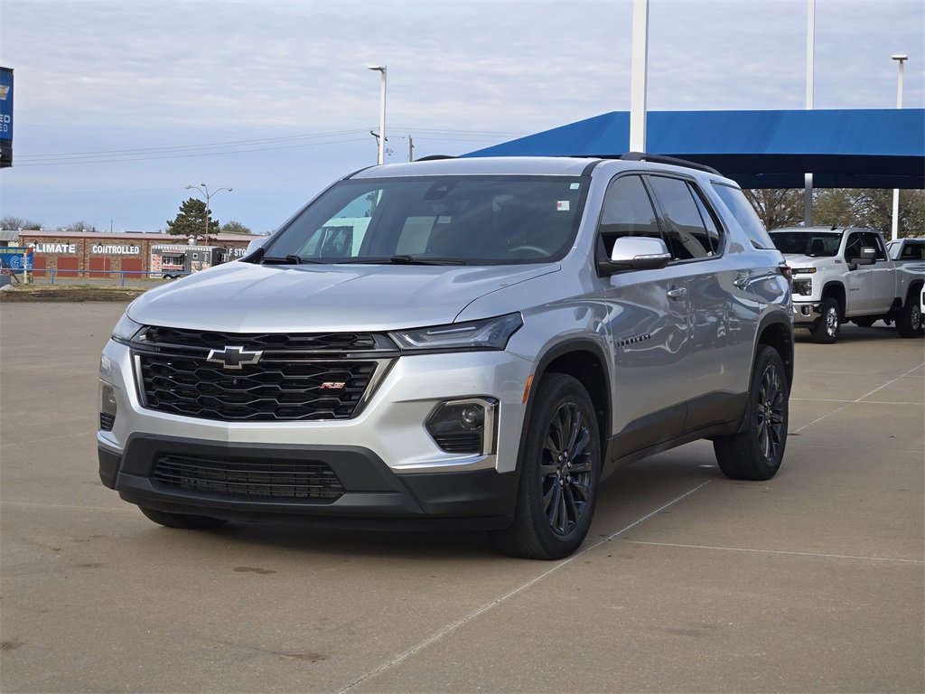 2022 Chevrolet Traverse RS photo 2