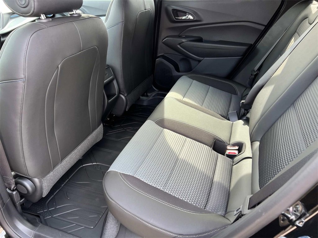 2025 Chevrolet Trax LT photo 7