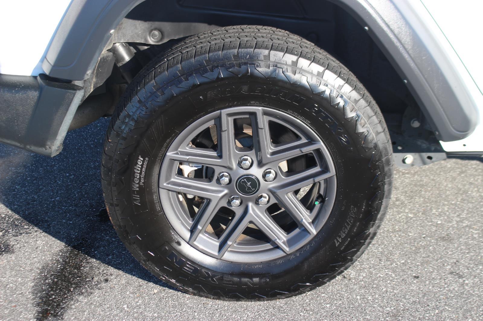 2024 Jeep Wrangler Sport S photo 31
