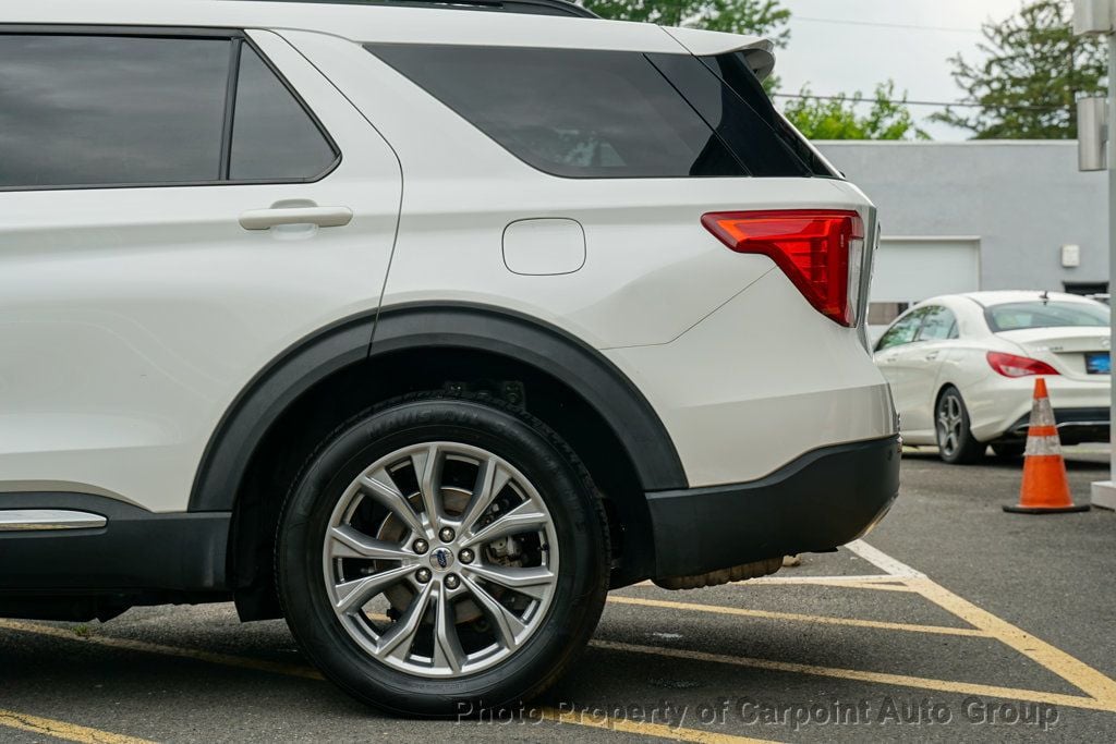 2021 Ford Explorer XLT photo 3