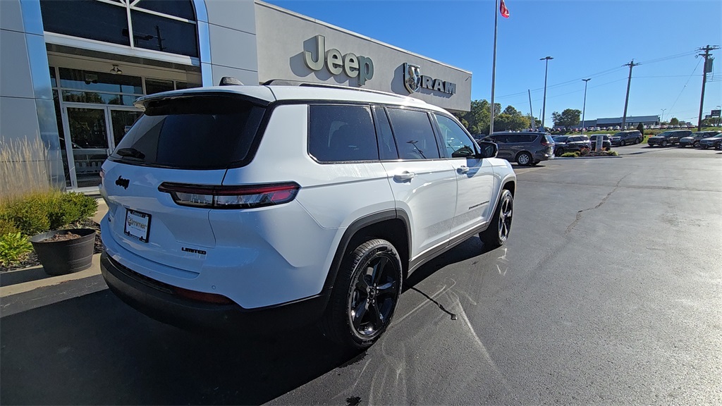 2025 Jeep Grand Cherokee Limited photo 4