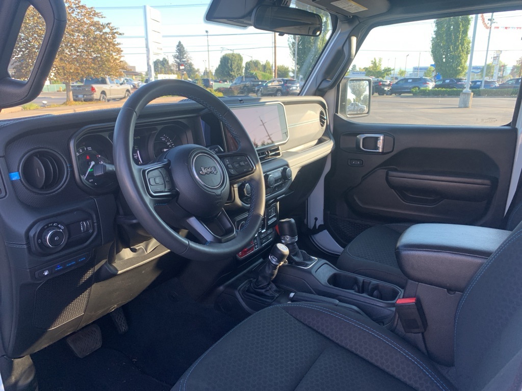 2024 Jeep Wrangler Rubicon 4xe photo 8