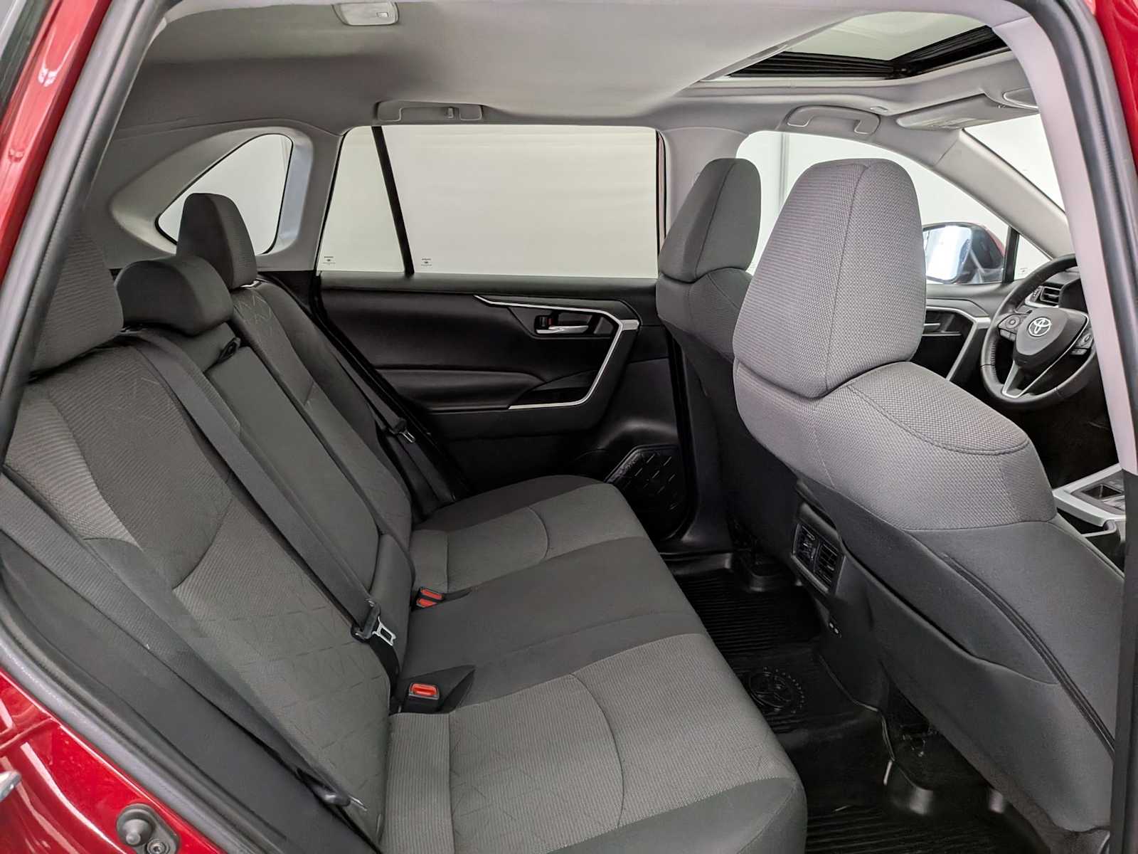 2024 Toyota RAV4 XLE photo 20