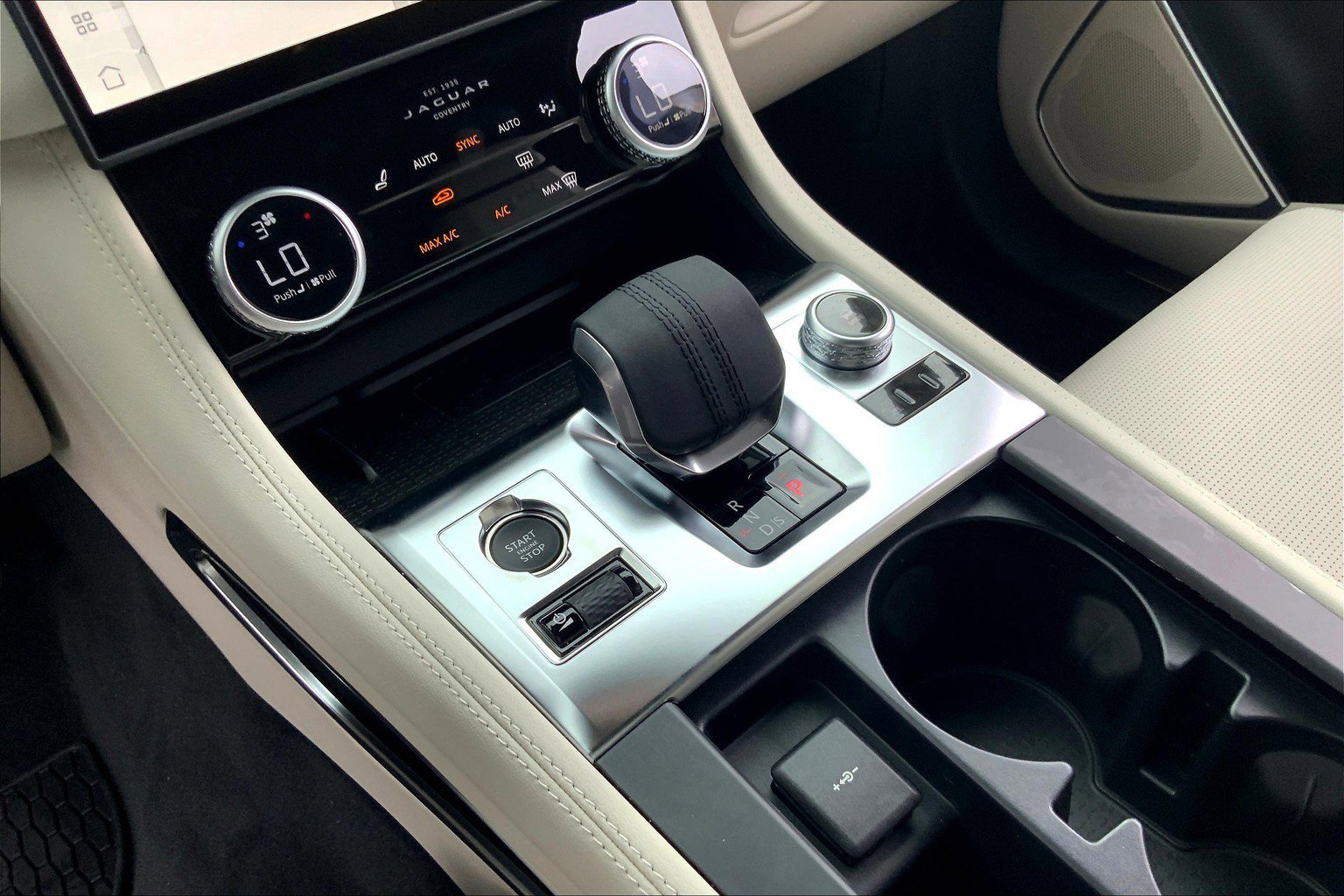 2026 Jaguar F-PACE P250 R-Dynamic S photo 7