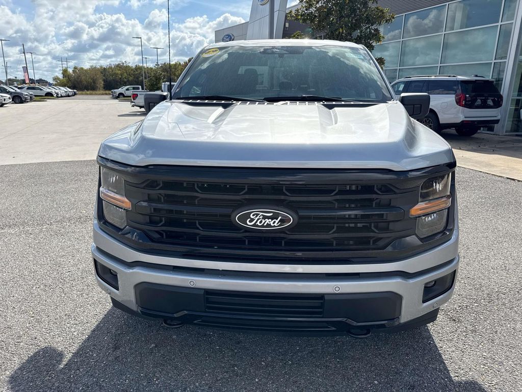 2025 Ford F-150 XLT photo 2