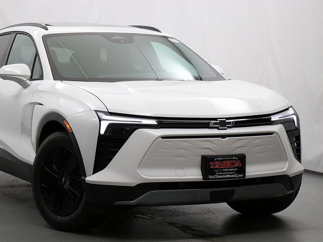 2026 Chevrolet Blazer EV photo 2