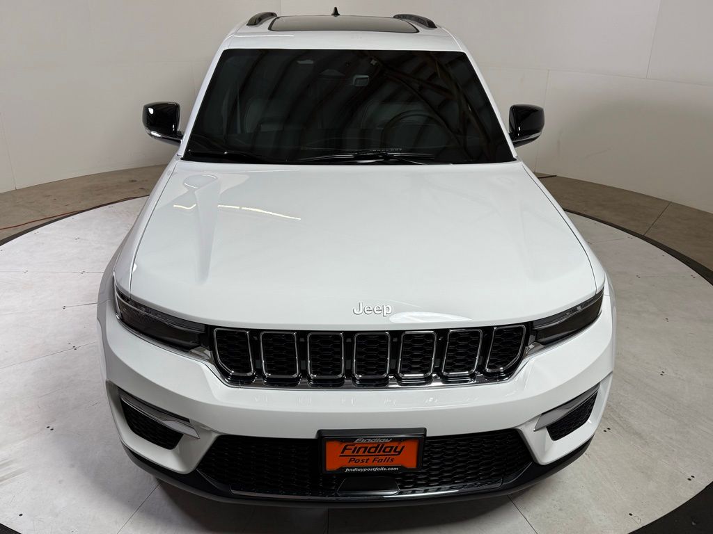 2025 Jeep Grand Cherokee Limited photo 2