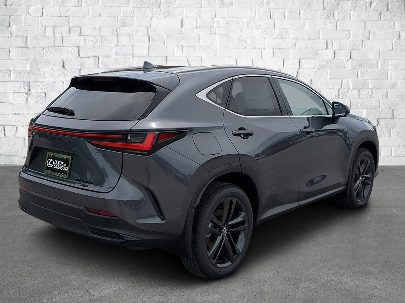 2025 Lexus NX 450h+ Luxury AWD photo 4
