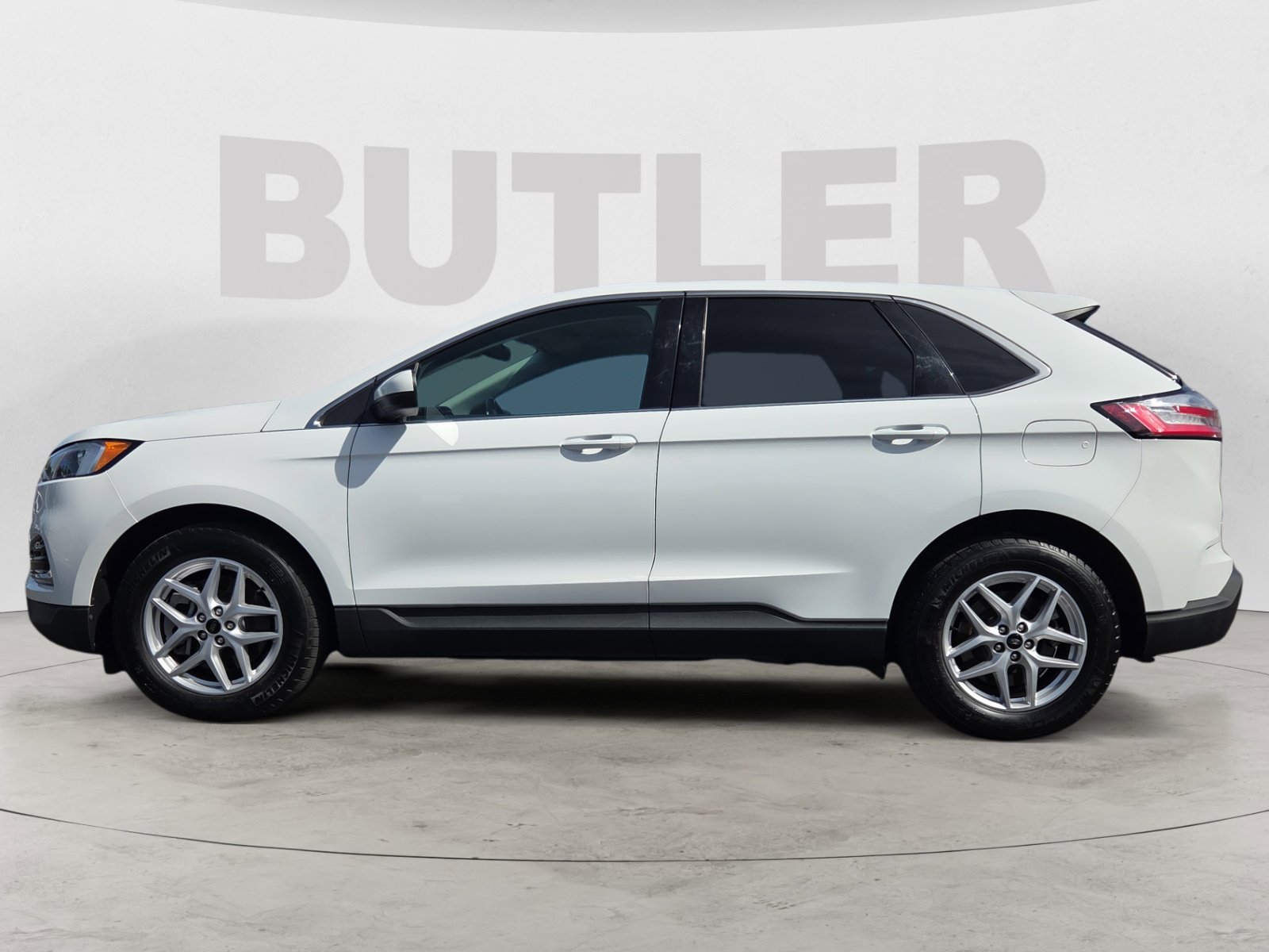 2024 Ford Edge SEL photo 2