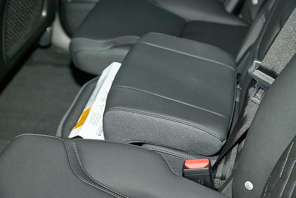 2025 VOLVO XC90 - Image 19