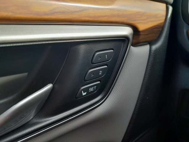 2019 Honda CR-V Touring photo 34