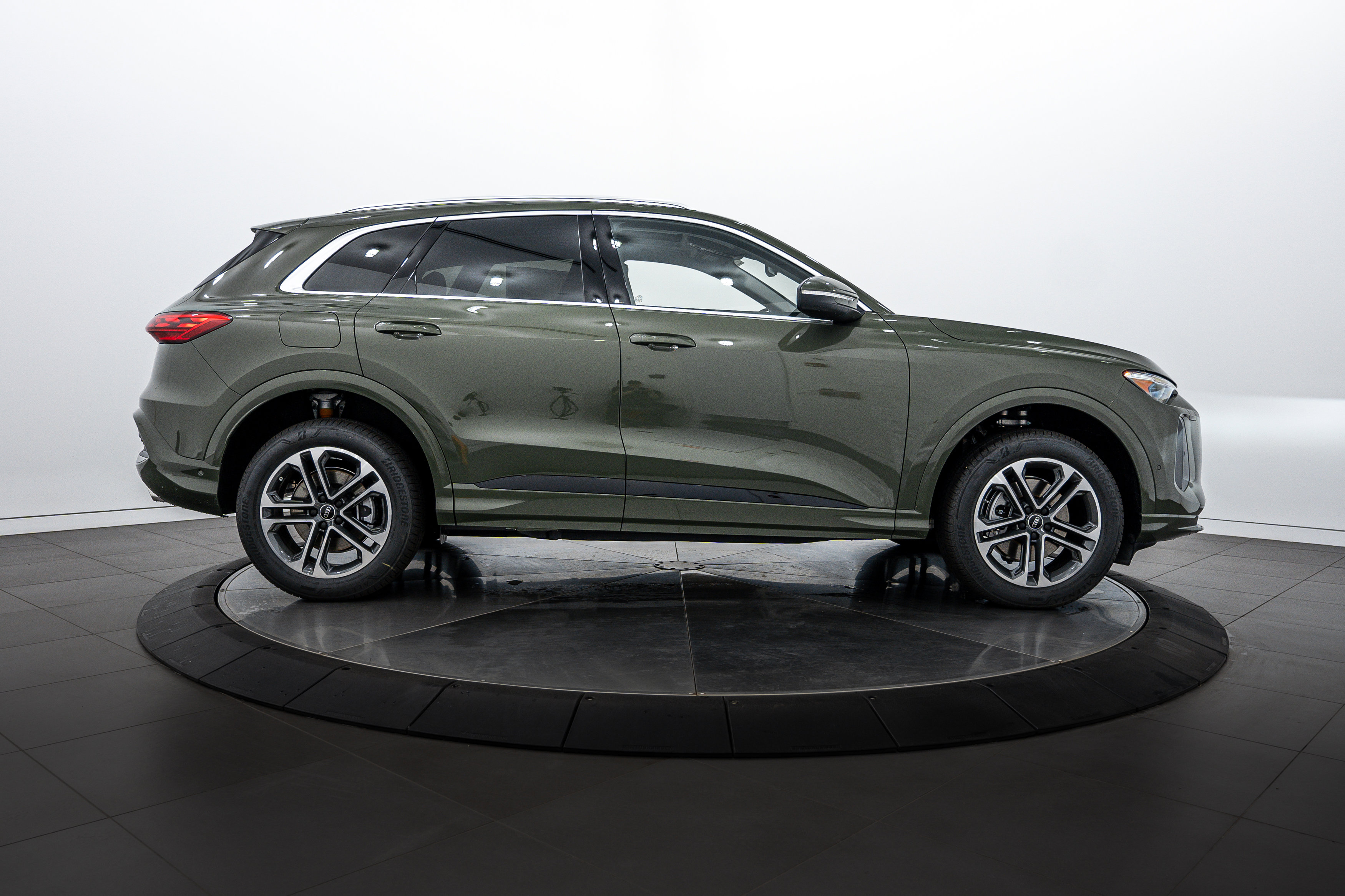2025 Audi Q5 Premium Plus photo 3