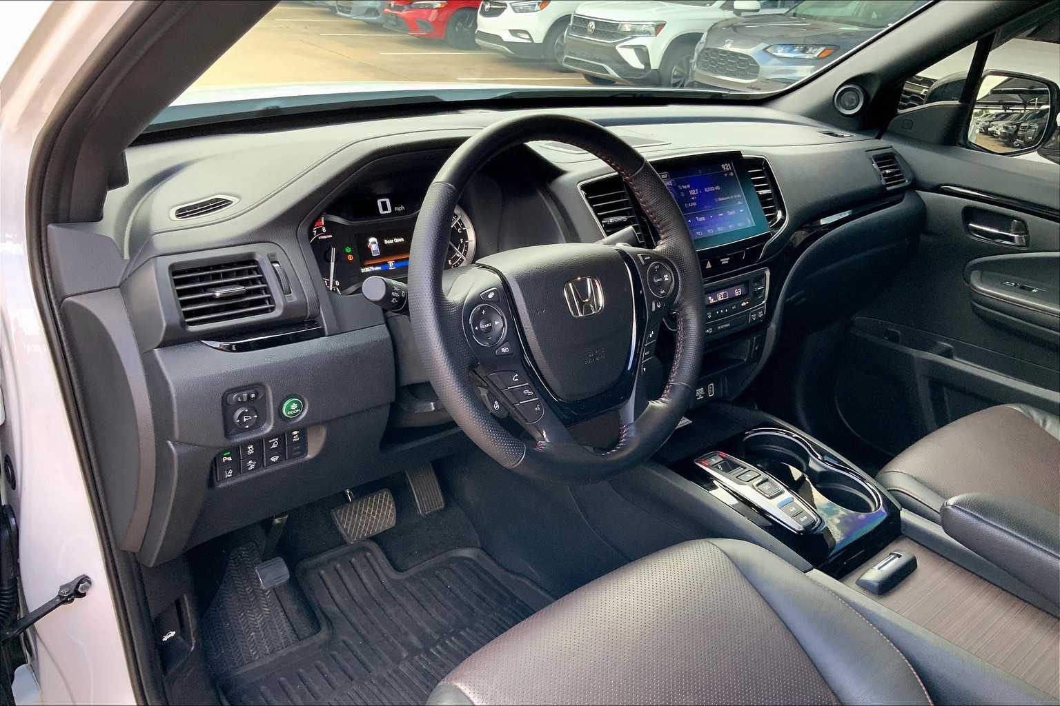2022 Honda Ridgeline Black Edition photo 13