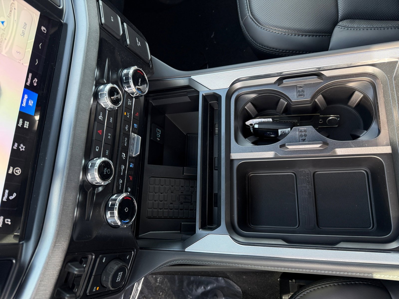 2025 Ford F-250 Platinum photo 13