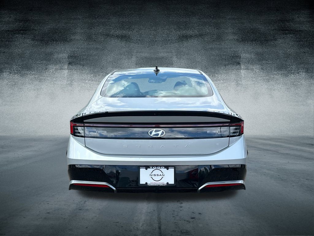 2024 Hyundai Sonata SEL photo 3