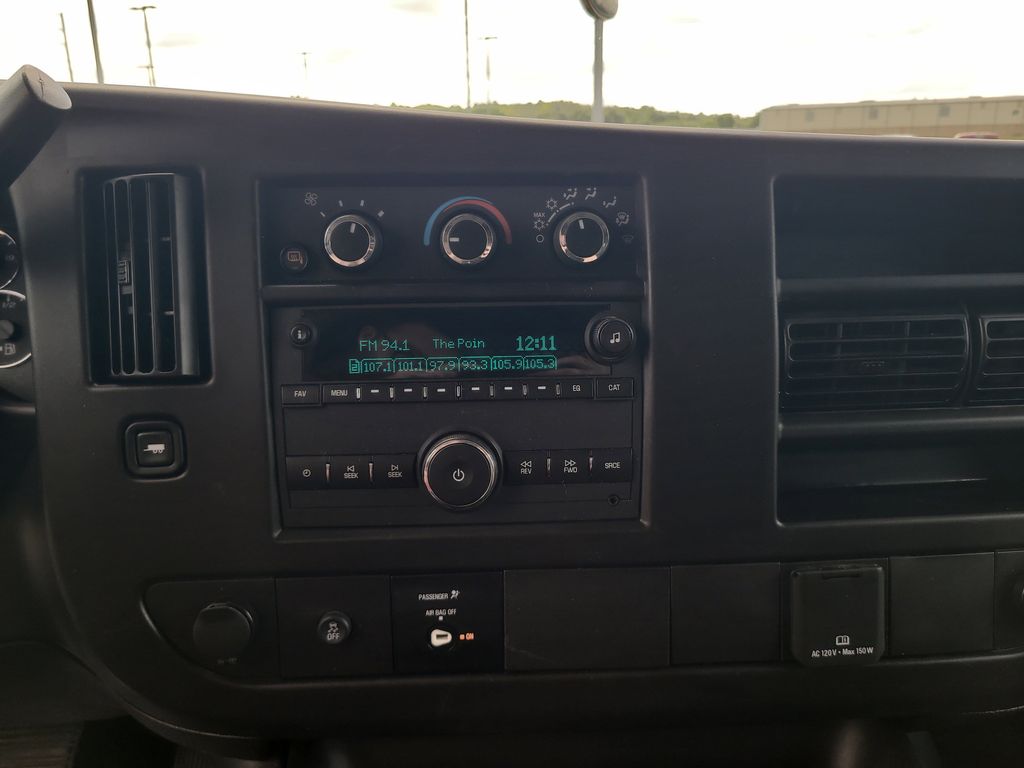 2023 Gmc Savana Cargo 2500 photo 16