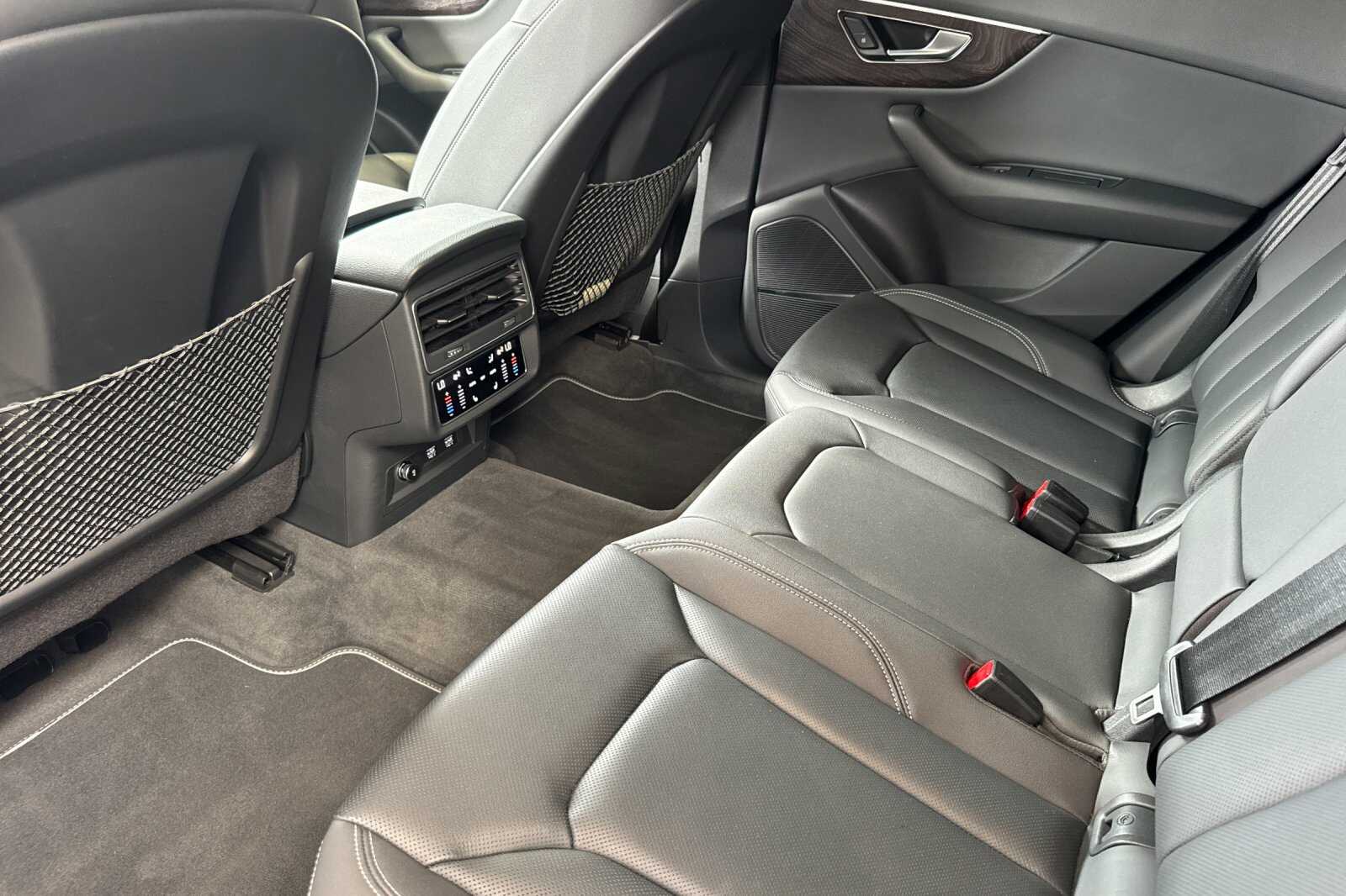 2019 Audi Q8 Prestige photo 11