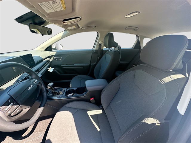 2025 Kia K4 LXS photo 17