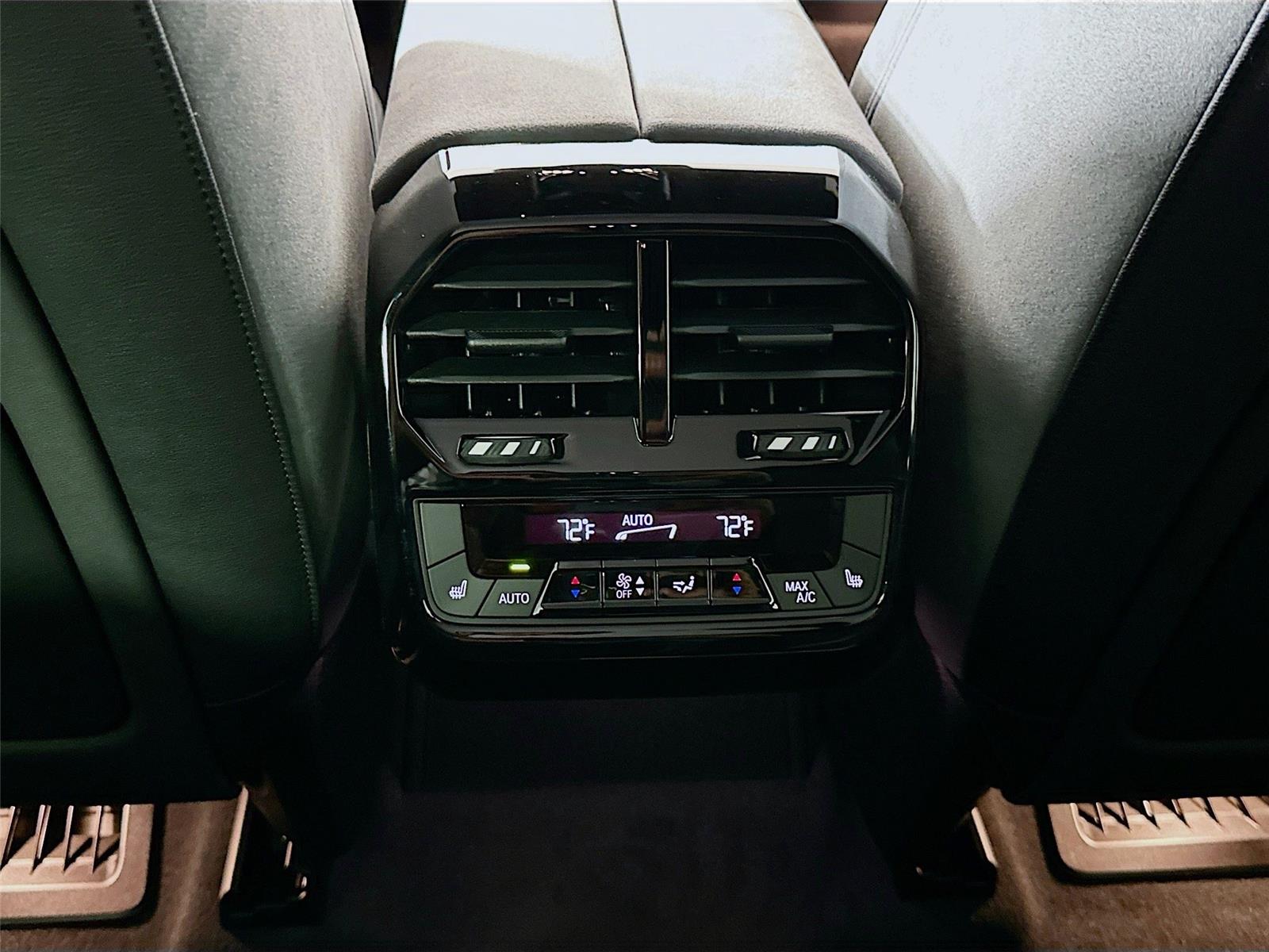 2026 Bmw iX photo 26