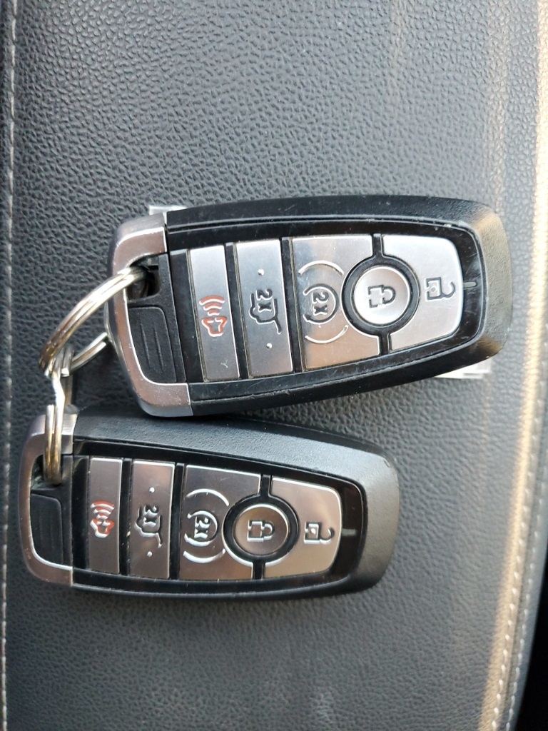 2020 Ford Escape SEL photo 14