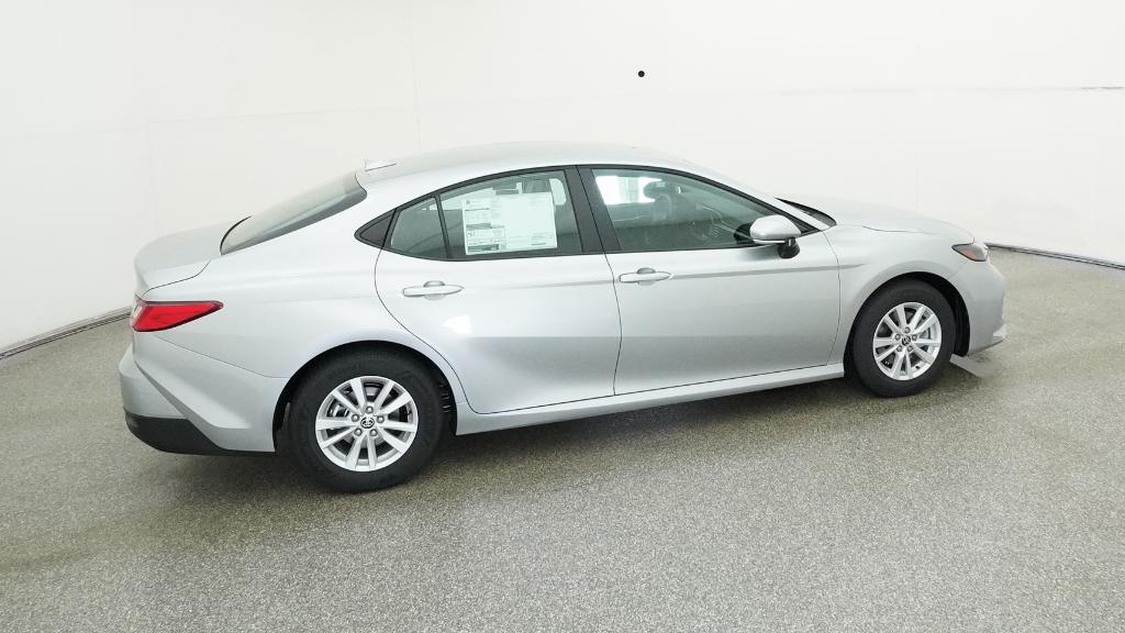 2025 Toyota Camry LE photo 23