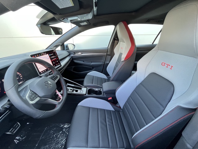 2025 Volkswagen Golf GTI Autobahn photo 2