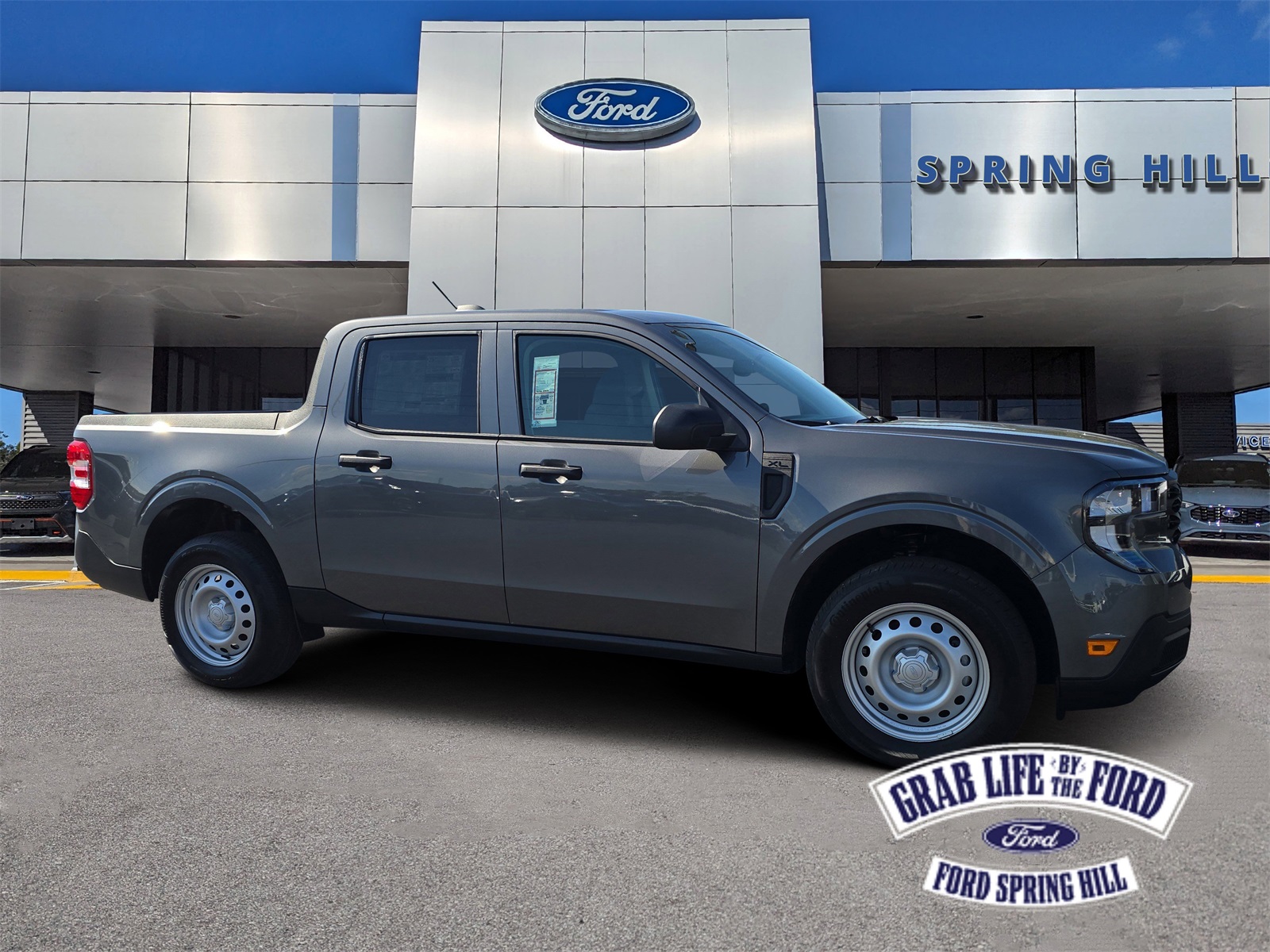 2025 Ford Maverick XL's photo