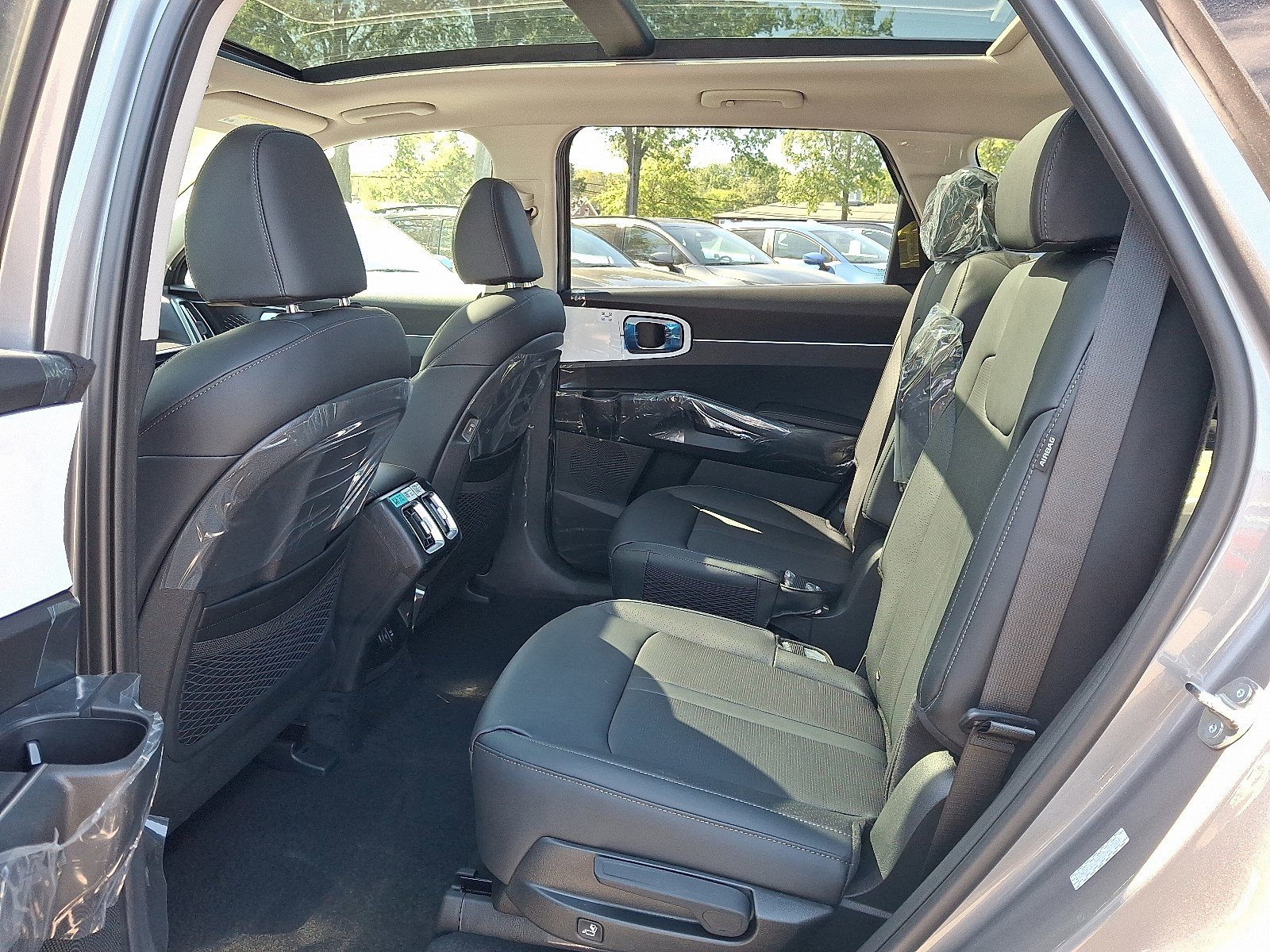 2025 Kia Sorento Plug-In Hybrid EX photo 5