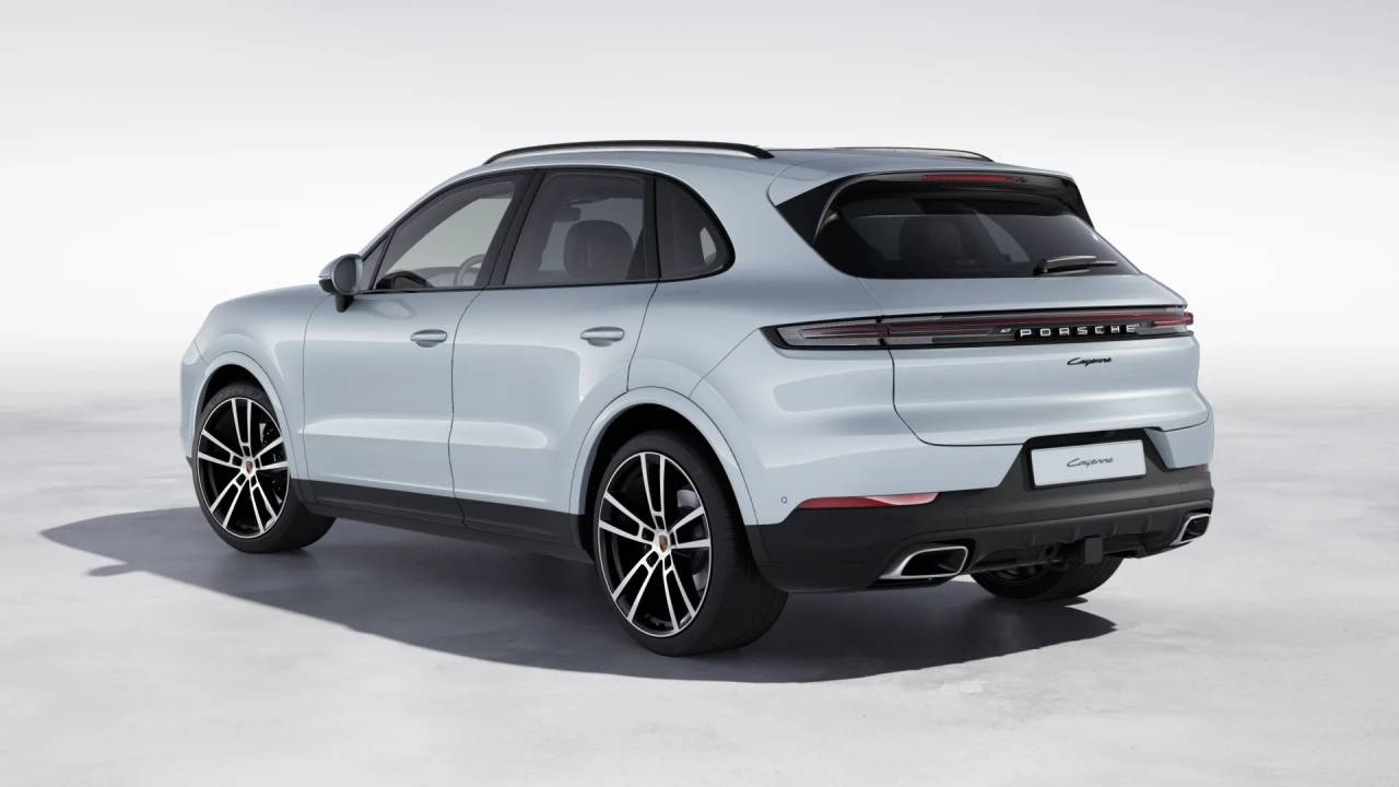 2026 Porsche Cayenne photo 3