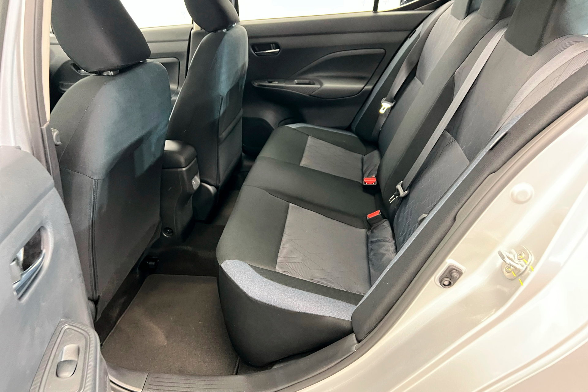 New 2025 Brilliant Silver Metallic Nissan SV image 22