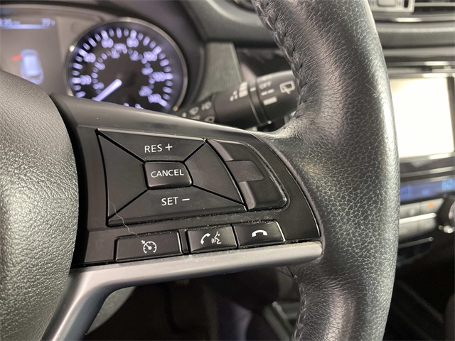 2017 Nissan Rogue SL photo 18