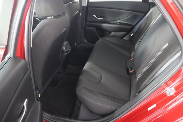 2023 Hyundai Elantra SEL photo 18