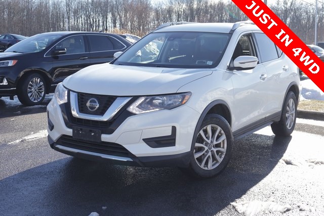 2020 Nissan Rogue SV's photo