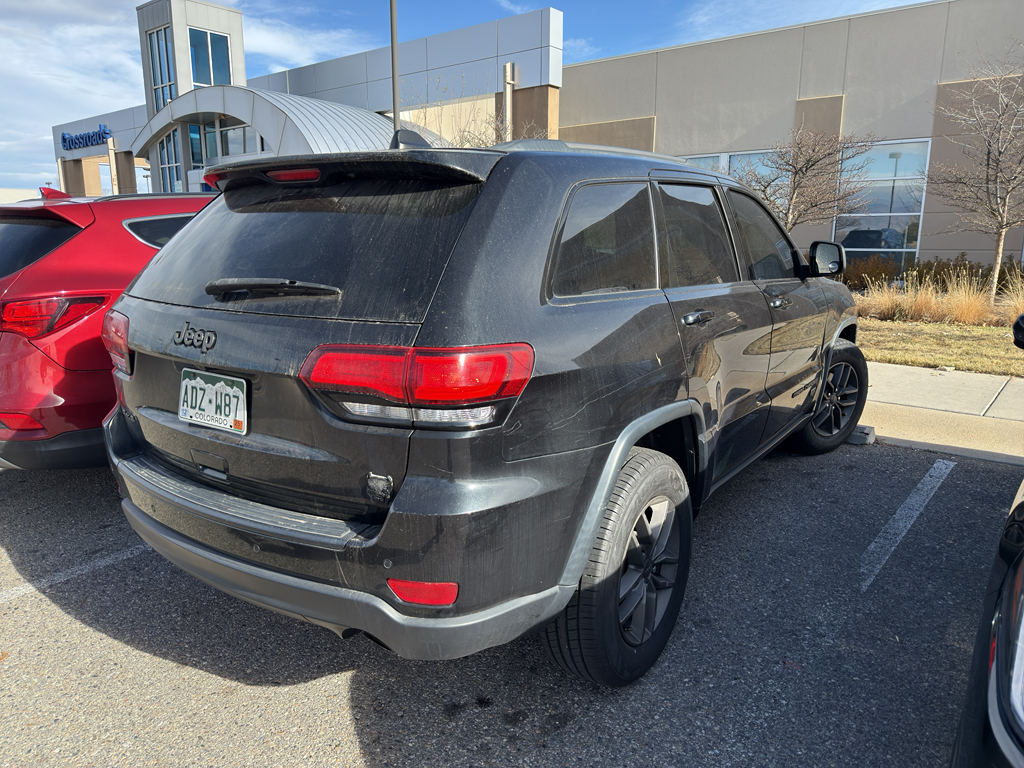 2016 Jeep Grand Cherokee Laredo photo 3