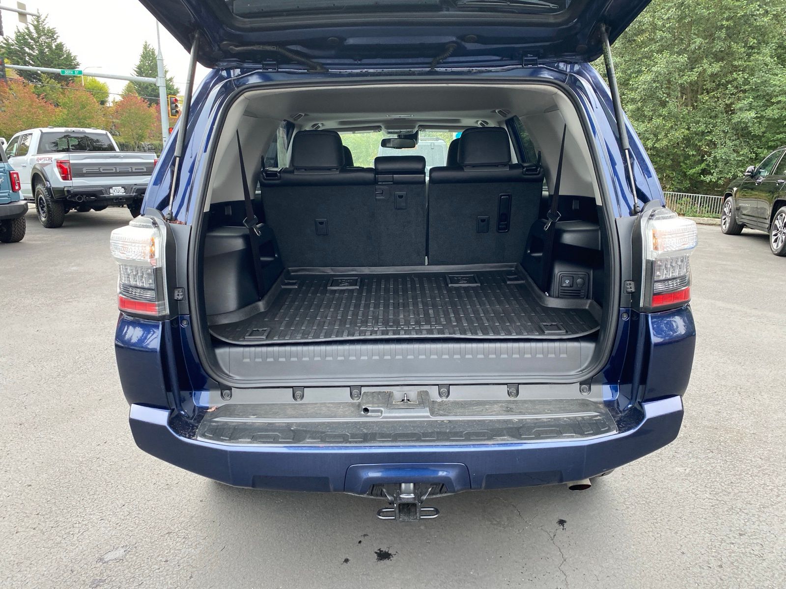 2023 Toyota 4Runner SR5 Premium photo 4