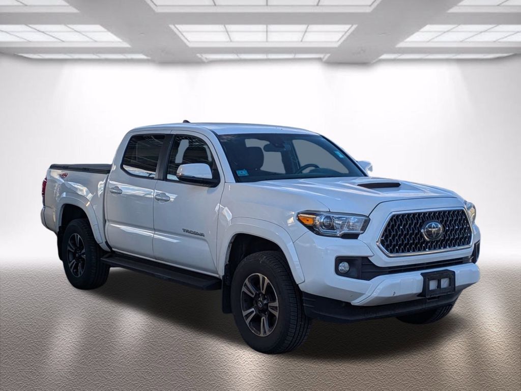 2018 Toyota Tacoma TRD Sport's photo